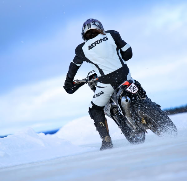KTM 640 Supermoto chez SA*Event (Suède)