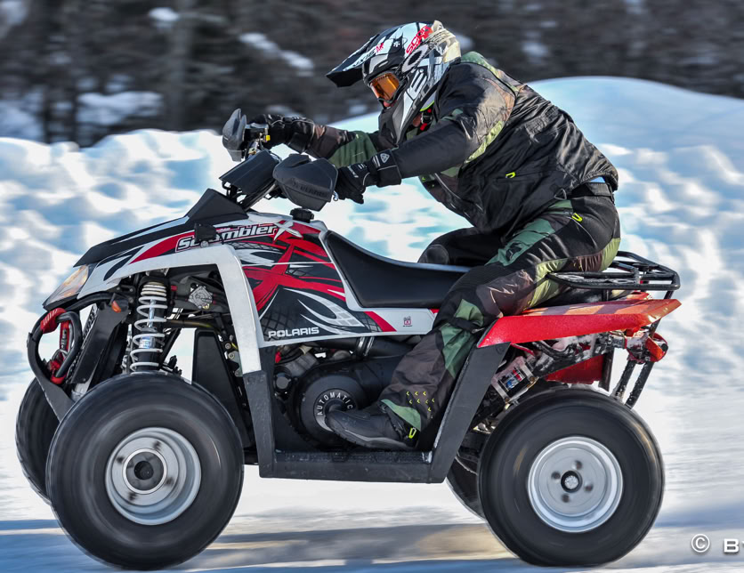 Polaris Scambler sur le circuit glace d'Orcières